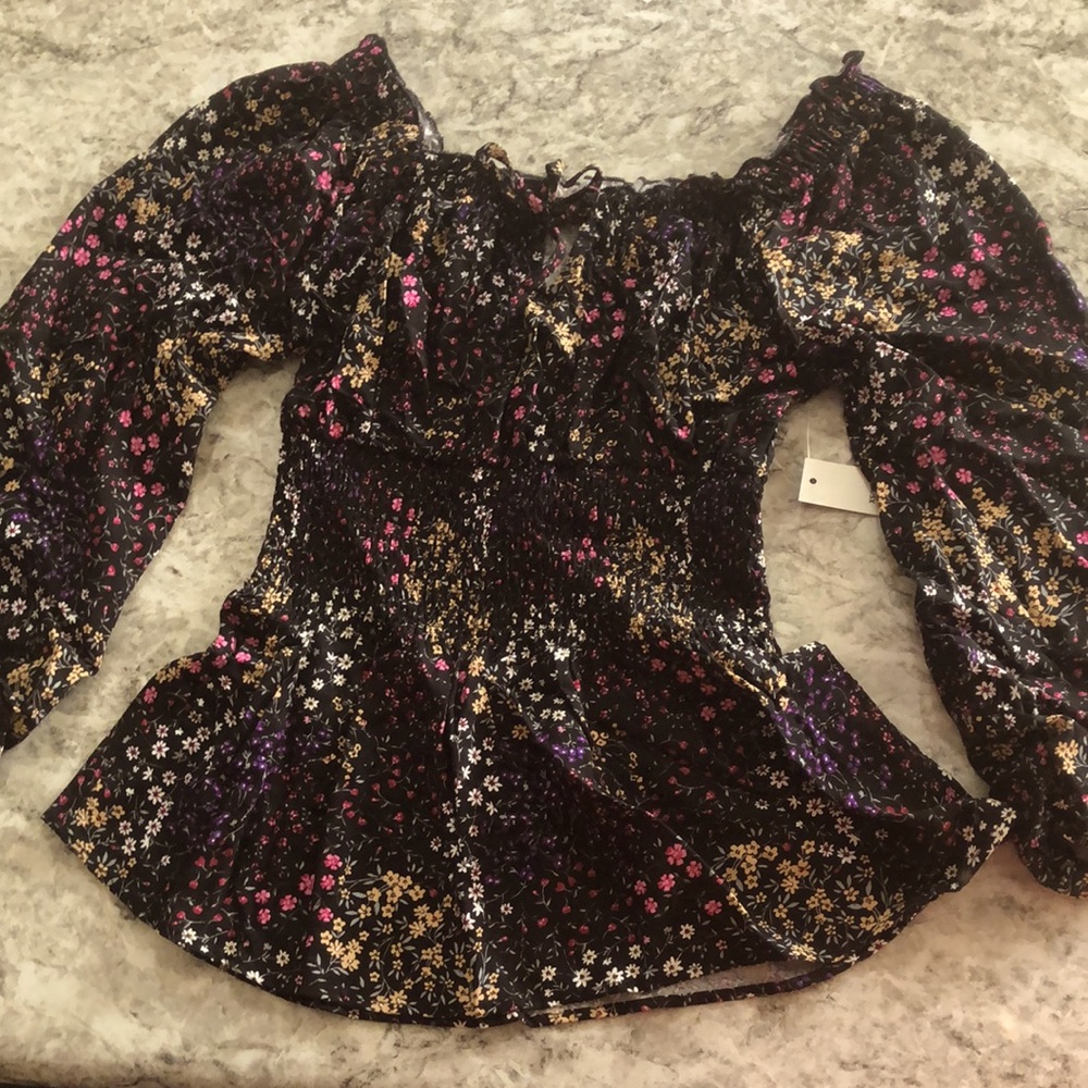 Cute flower blouse from Walmart never been worn